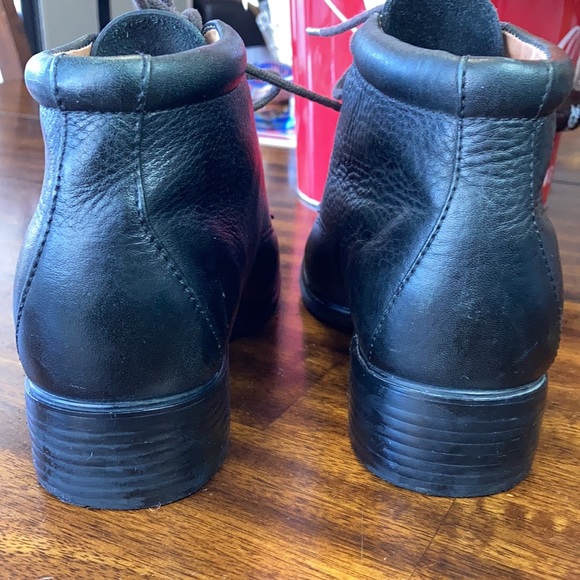 ARIAT JOSIE BLACK LEATHER LACE UP BOOTS. - Picture 3 of 12